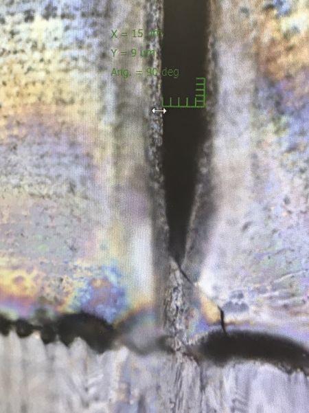 DUV 深紫外大功率多層三明治複合材料雷射切割機 - 此 DUV 深紫外雷射機能夠進行三明治複合材料之全切及半切製程，可以微蝕刻的方式來逐次切深，而達成預定之切割深度。